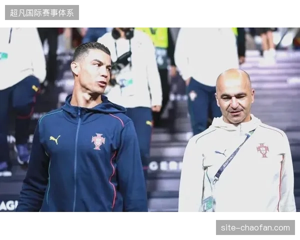 葡萄牙队从门将位置便开始强调出球能力，这符合马丁内斯教练的现代足球战术理念